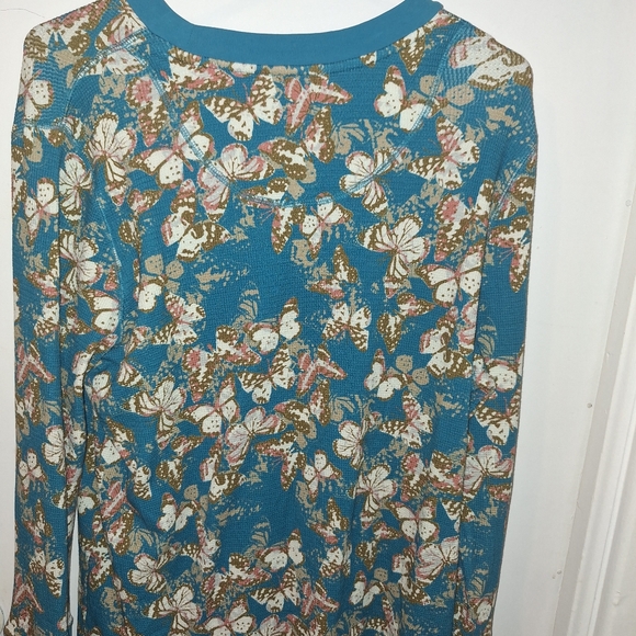 Sundance thermal top shirt blouse. - Picture 5 of 6